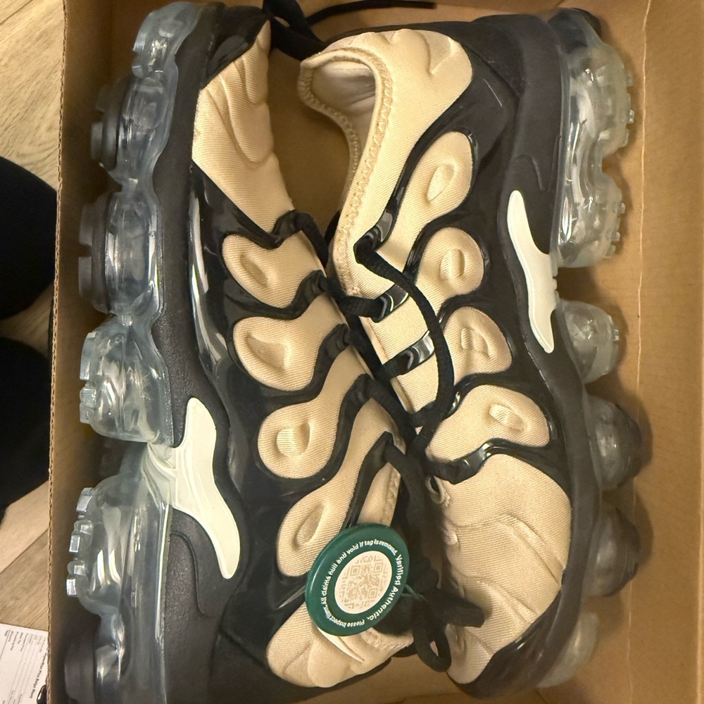 Nike Kids Beige and Black VaporMax-Style Sneakers